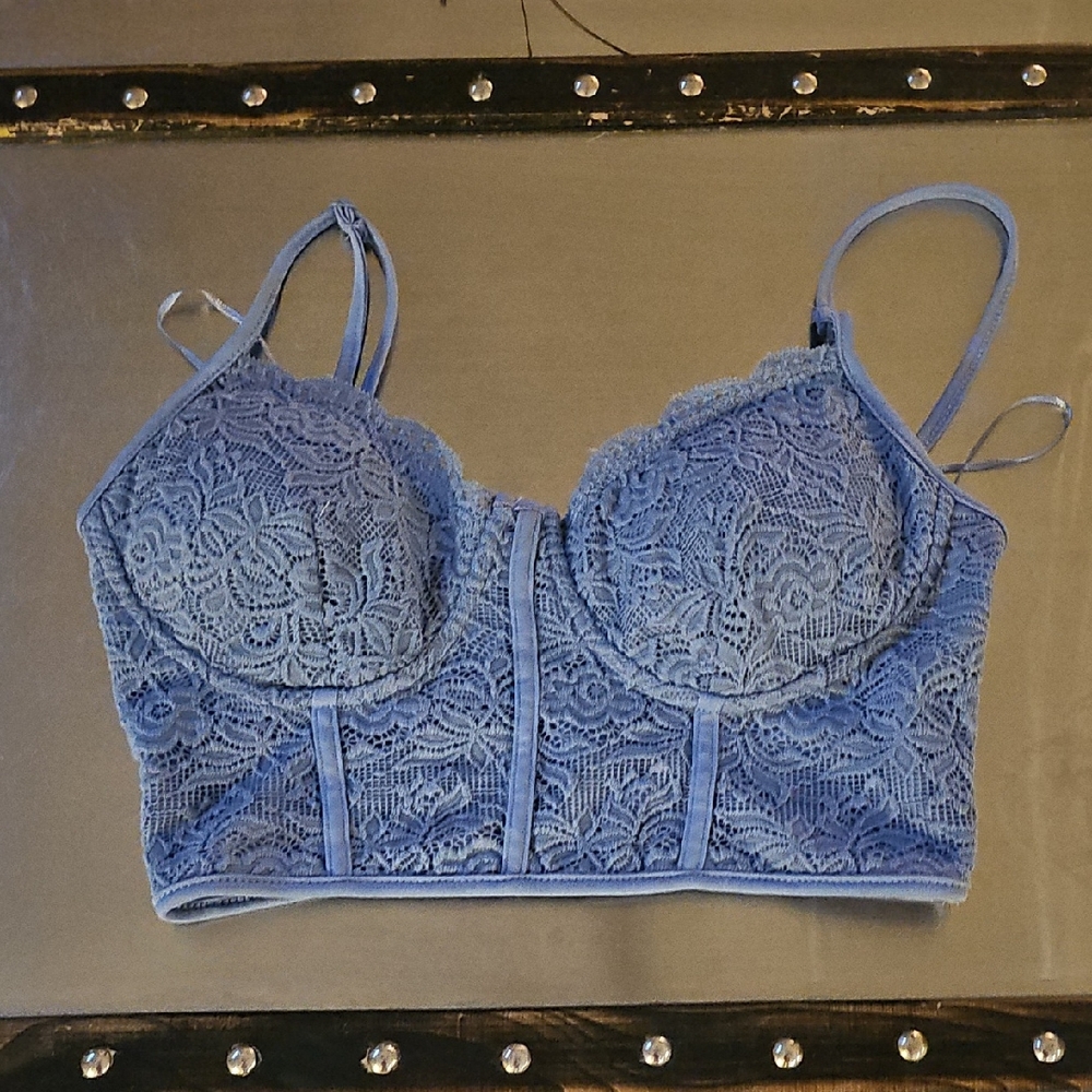 NWOT M Elegant Lace Bralette in Blue